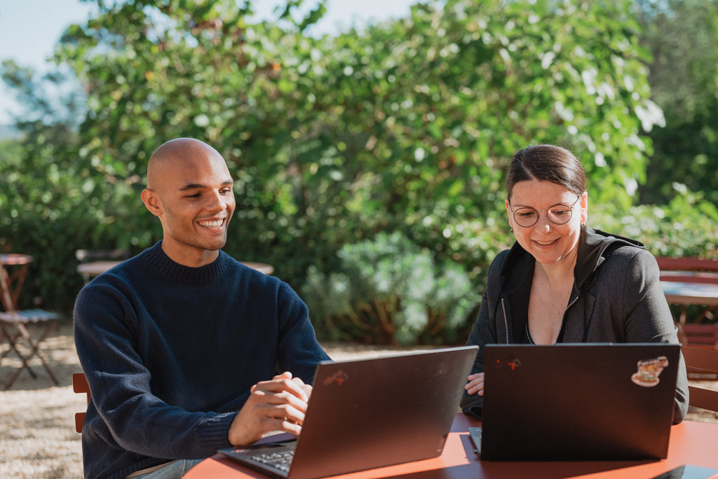 Equipe R-Advertising en reunion