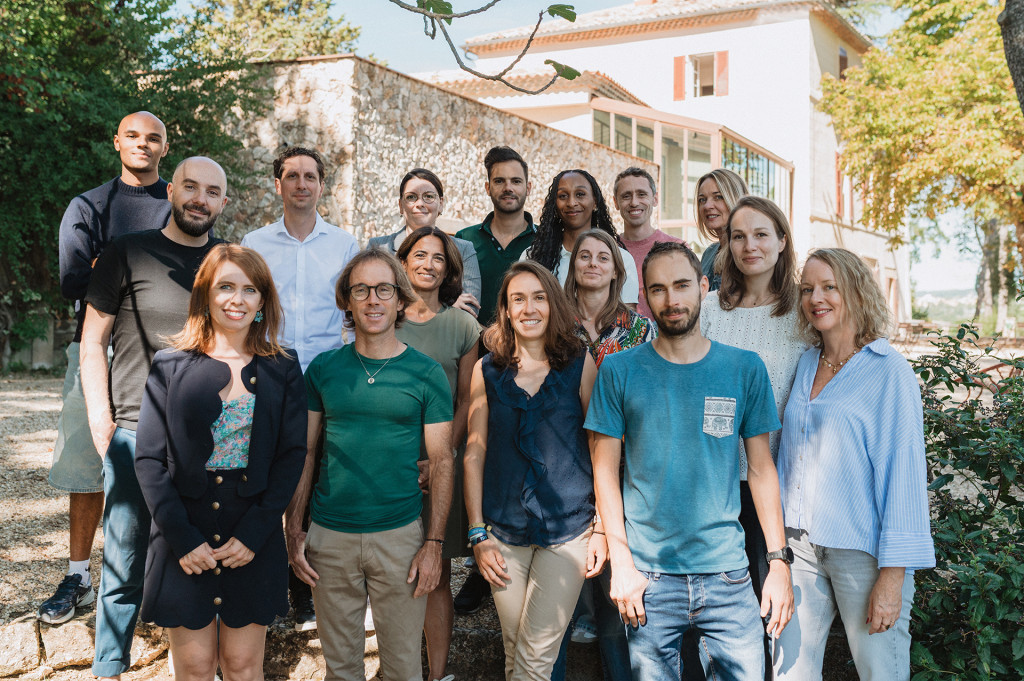 R-Advertising team gathered
