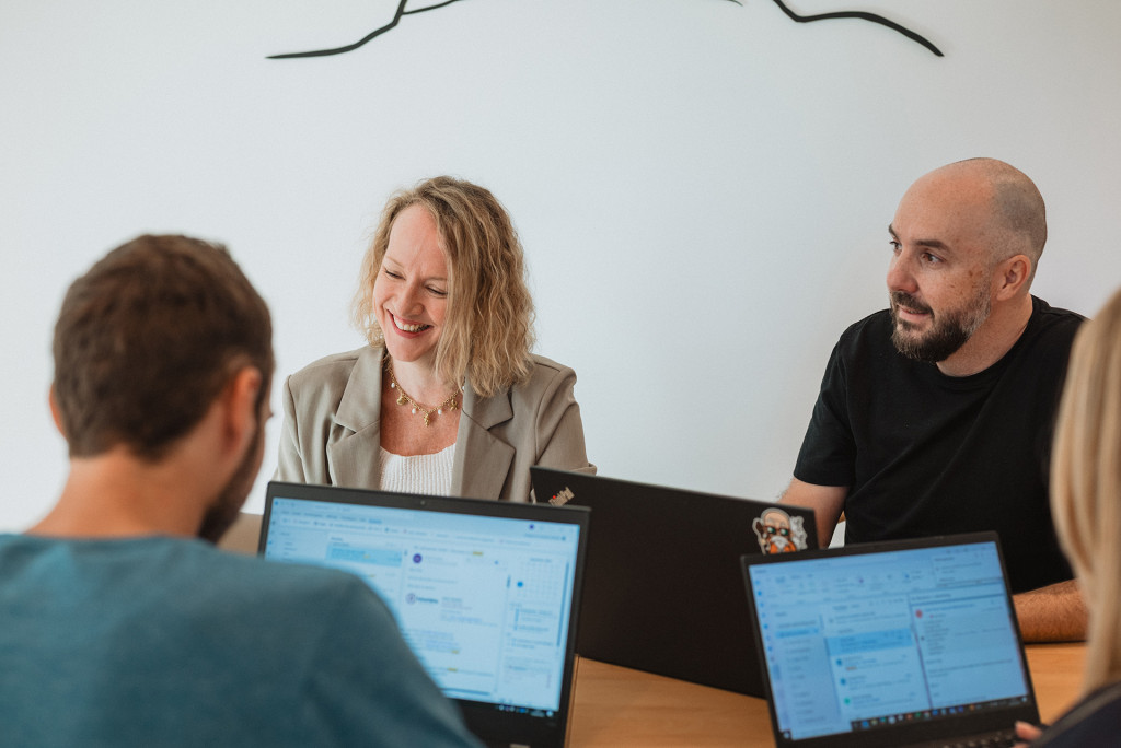 Strategic consulting - R-Advertising